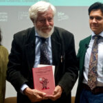 Adolfo Castañón presentó su libro «La campana en el tiempo»